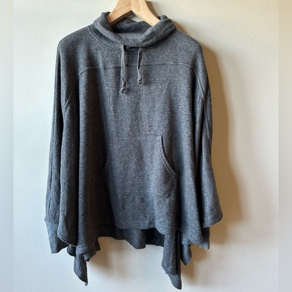 Melloday Poncho - Picture 1 of 5